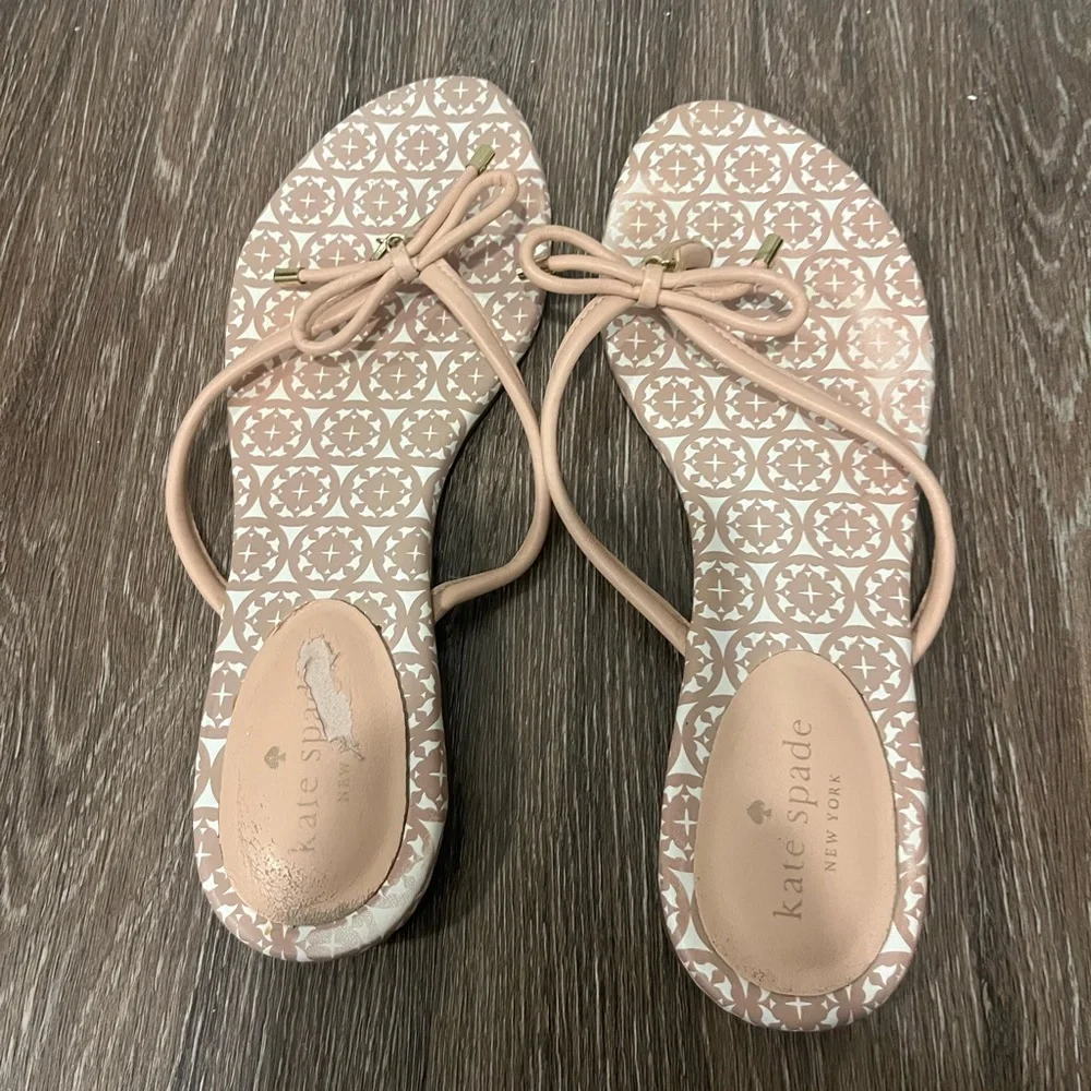 Kate Spade Beige Patterned Sandals with Bow - Picture 2 of 3